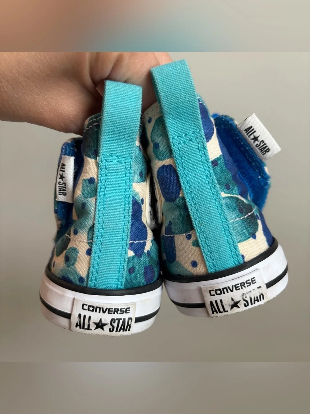 Converse Chuck Taylor high tops size 8C